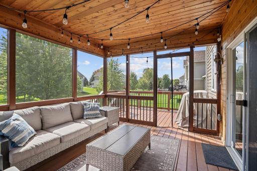 11-web-or-mls-11-print-16296 Fallbrook Dr-11.jpg