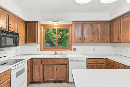 600 Chicago Drive, Burnsville, MN 55306