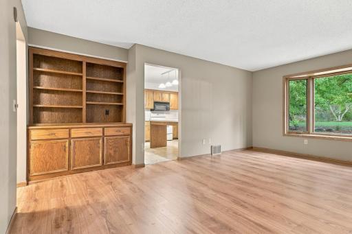 600 Chicago Drive, Burnsville, MN 55306