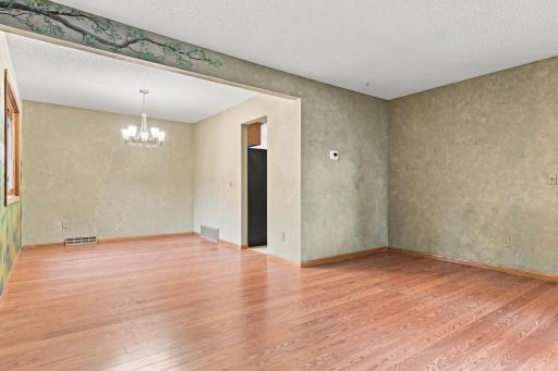 600 Chicago Drive, Burnsville, MN 55306
