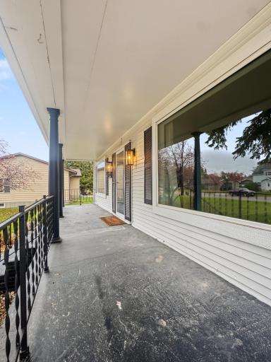 Porch/Entry