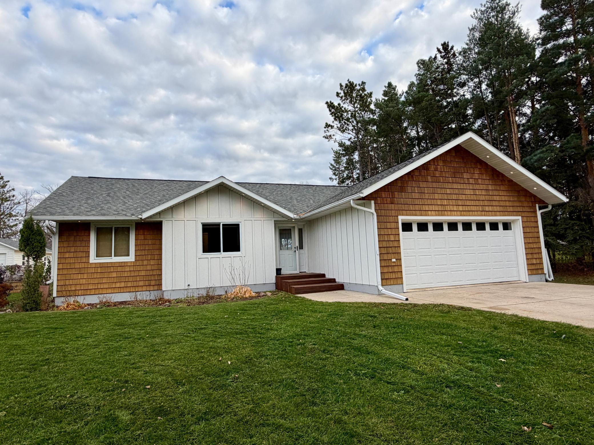 744 Lenmark Lane, Badger, MN 56714