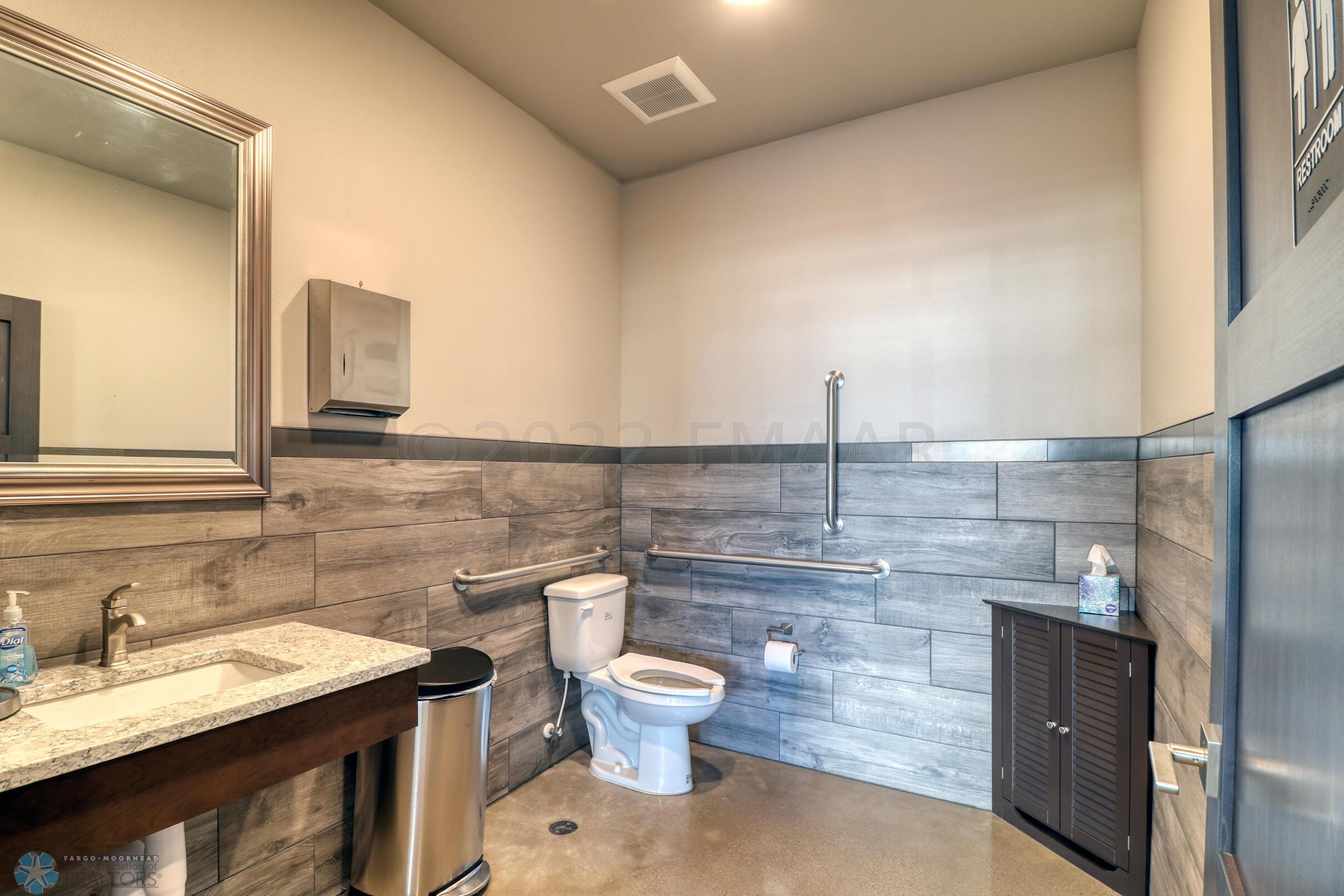 Bathroom1_1