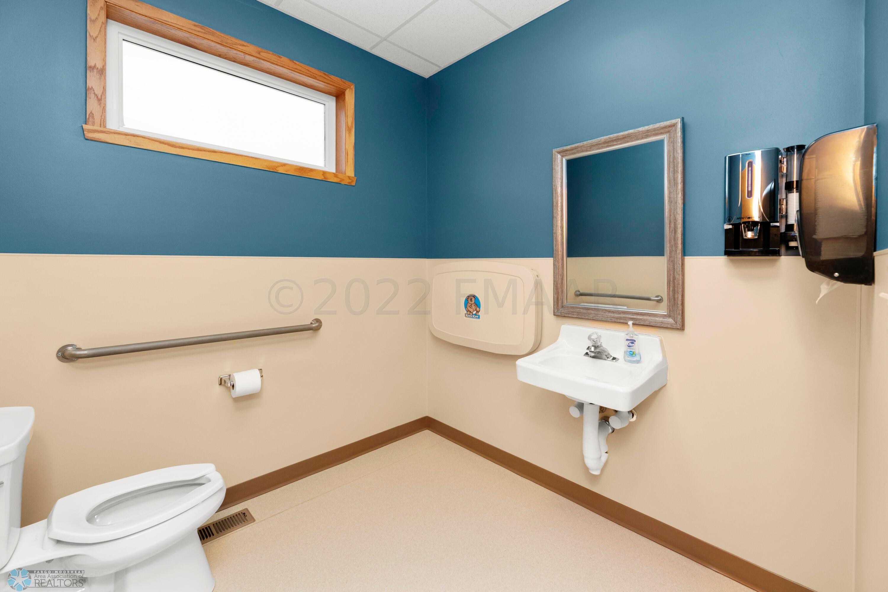 12-21-22-JH-3210_DDM_2739