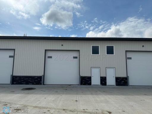 9815 INDUSTRIAL Drive, UNIT 1, Horace, ND 58047