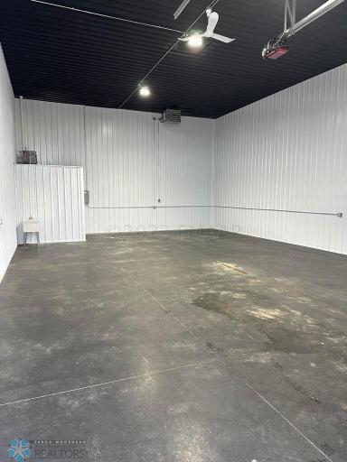 9815 INDUSTRIAL Drive, UNIT 1, Horace, ND 58047