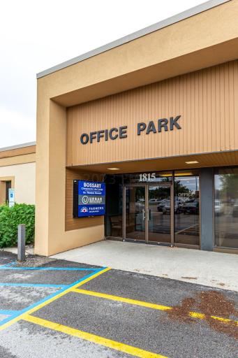 1815 UNIVERSITY Drive S, Fargo, ND 58103