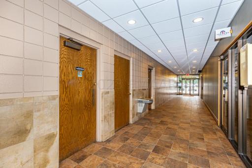 1815 UNIVERSITY Drive S, Fargo, ND 58103