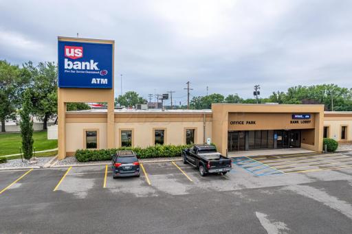 1815 UNIVERSITY Drive S, Fargo, ND 58103