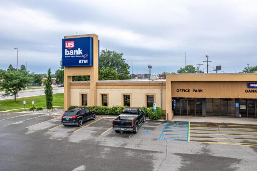 1815 UNIVERSITY Drive S, Fargo, ND 58103