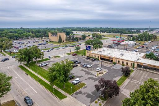 1815 UNIVERSITY Drive S, Fargo, ND 58103