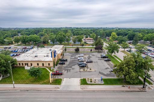 1815 UNIVERSITY Drive S, Fargo, ND 58103