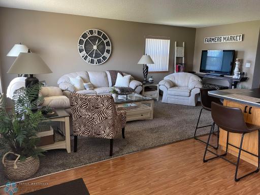 405-420 4TH Avenue SE, Gwinner, ND 58040
