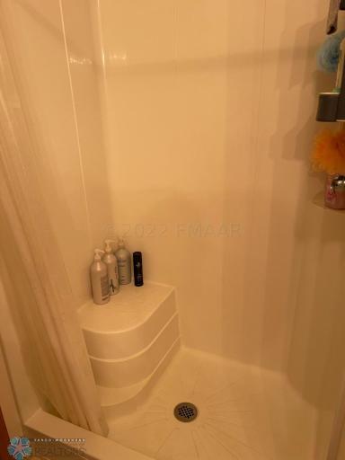 405-420 4TH Avenue SE, Gwinner, ND 58040