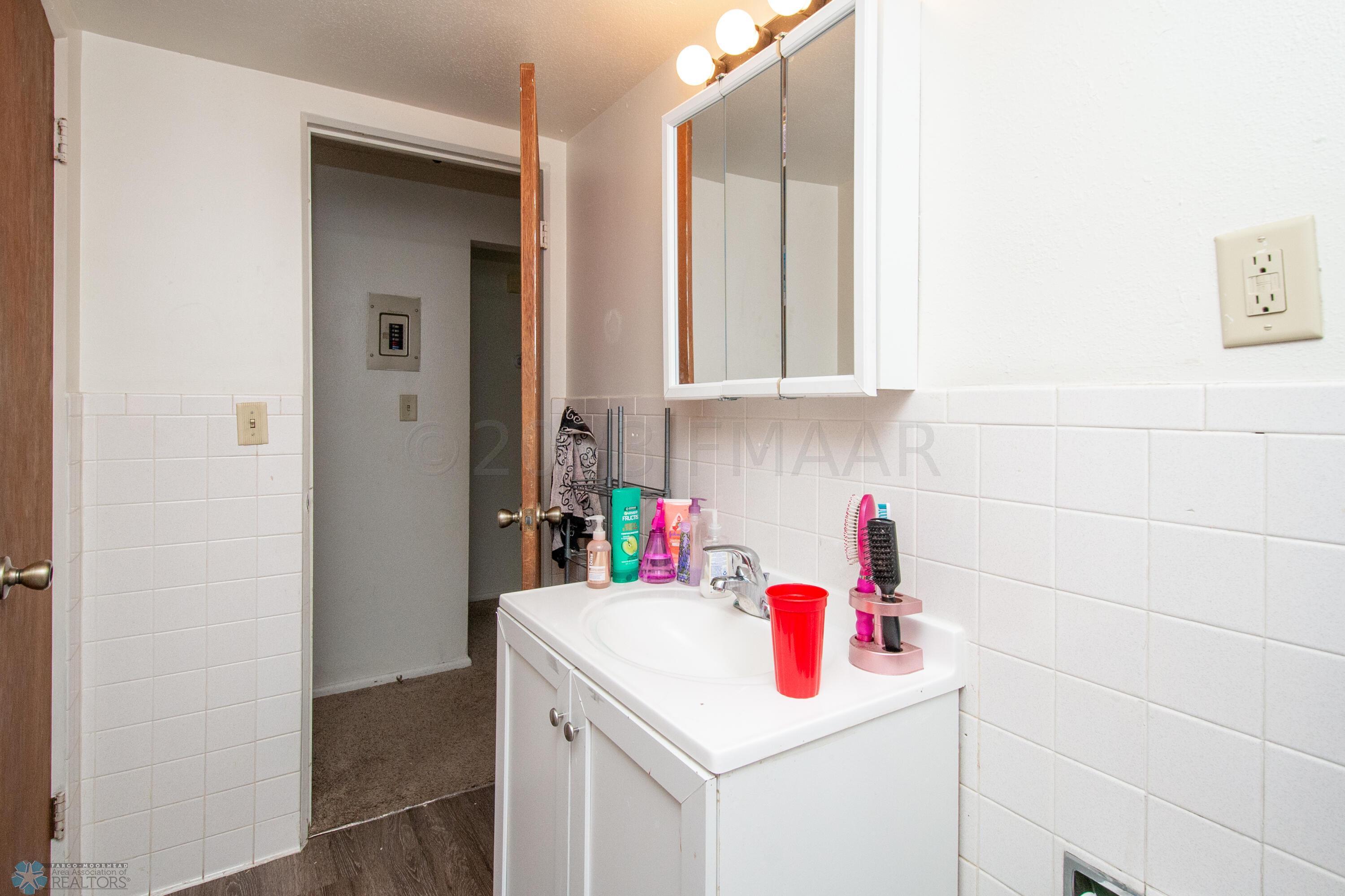 Unit 1 Bathroom