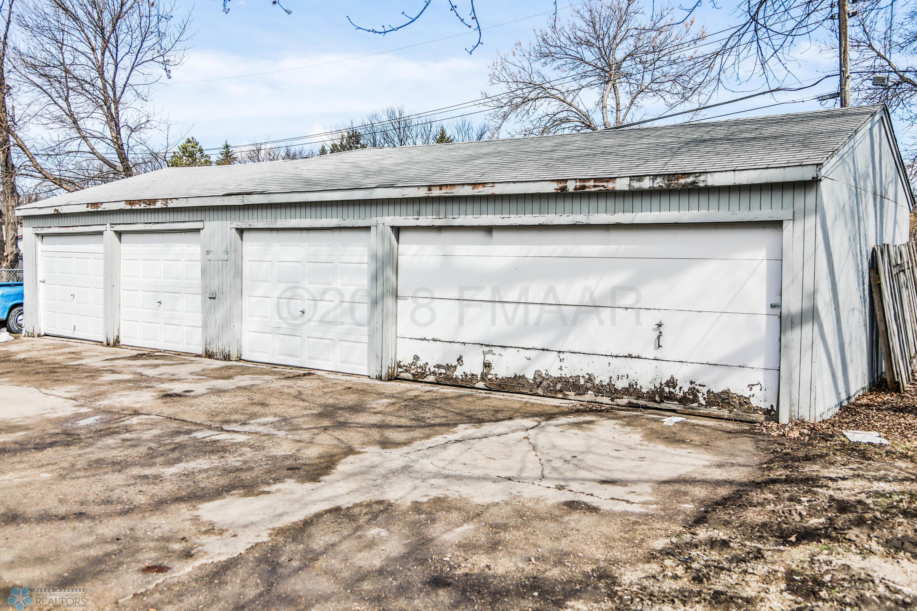 GARAGE