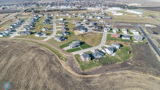 412 CESSNA Avenue, Kindred, ND 58051