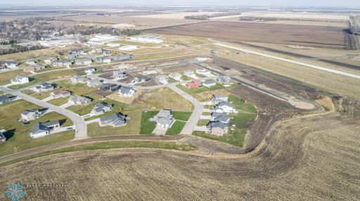 412 CESSNA Avenue, Kindred, ND 58051