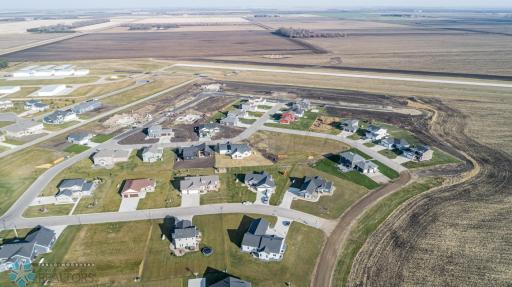 412 CESSNA Avenue, Kindred, ND 58051