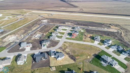 412 CESSNA Avenue, Kindred, ND 58051