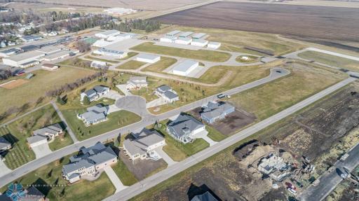 412 CESSNA Avenue, Kindred, ND 58051
