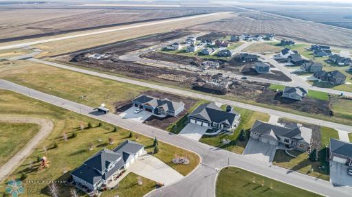 412 CESSNA Avenue, Kindred, ND 58051