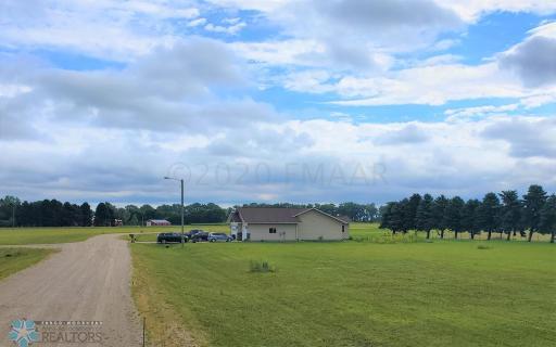 607 SEBENS Drive, Milnor, ND 58060
