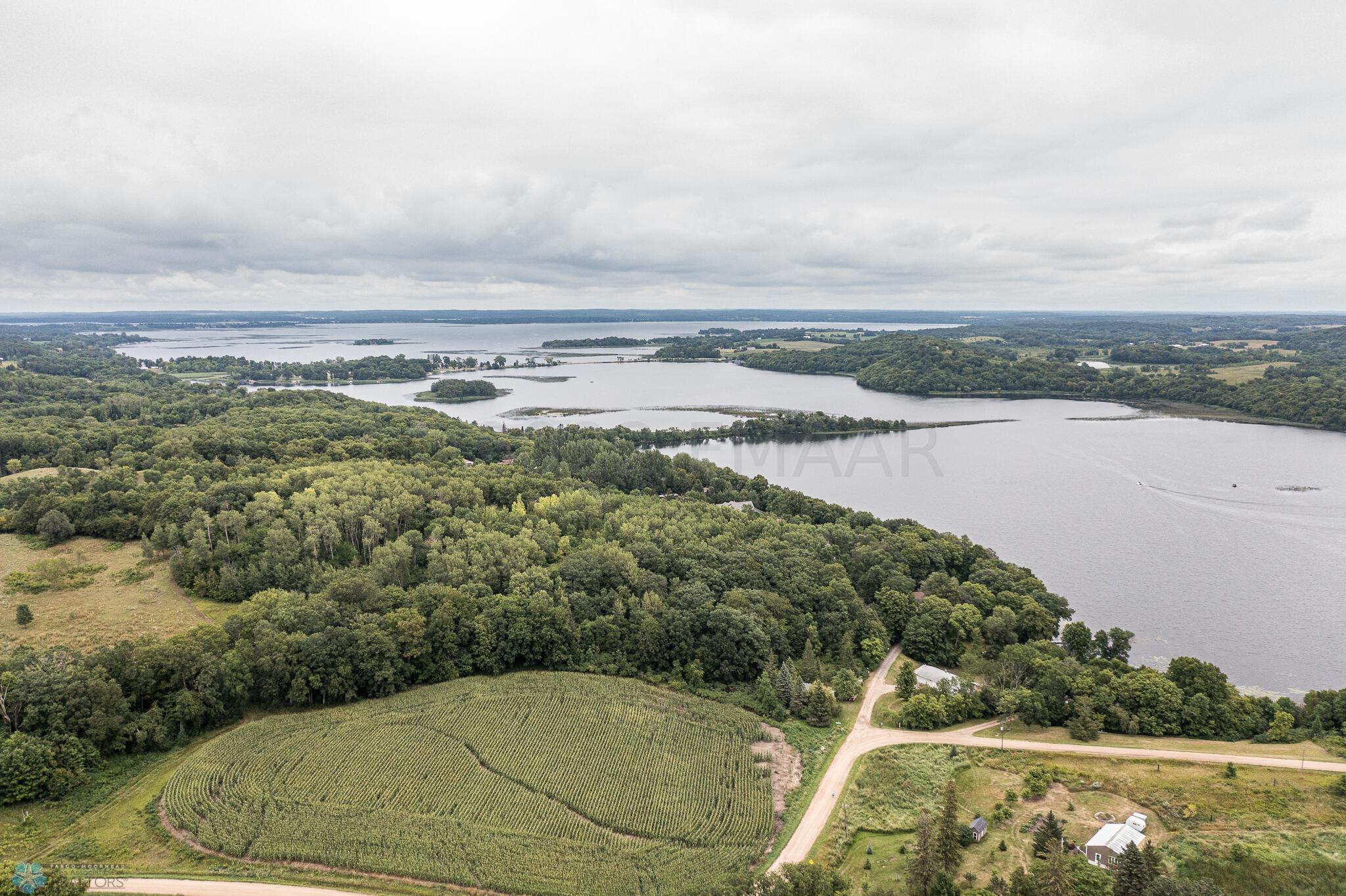 Acreage & lake lot view