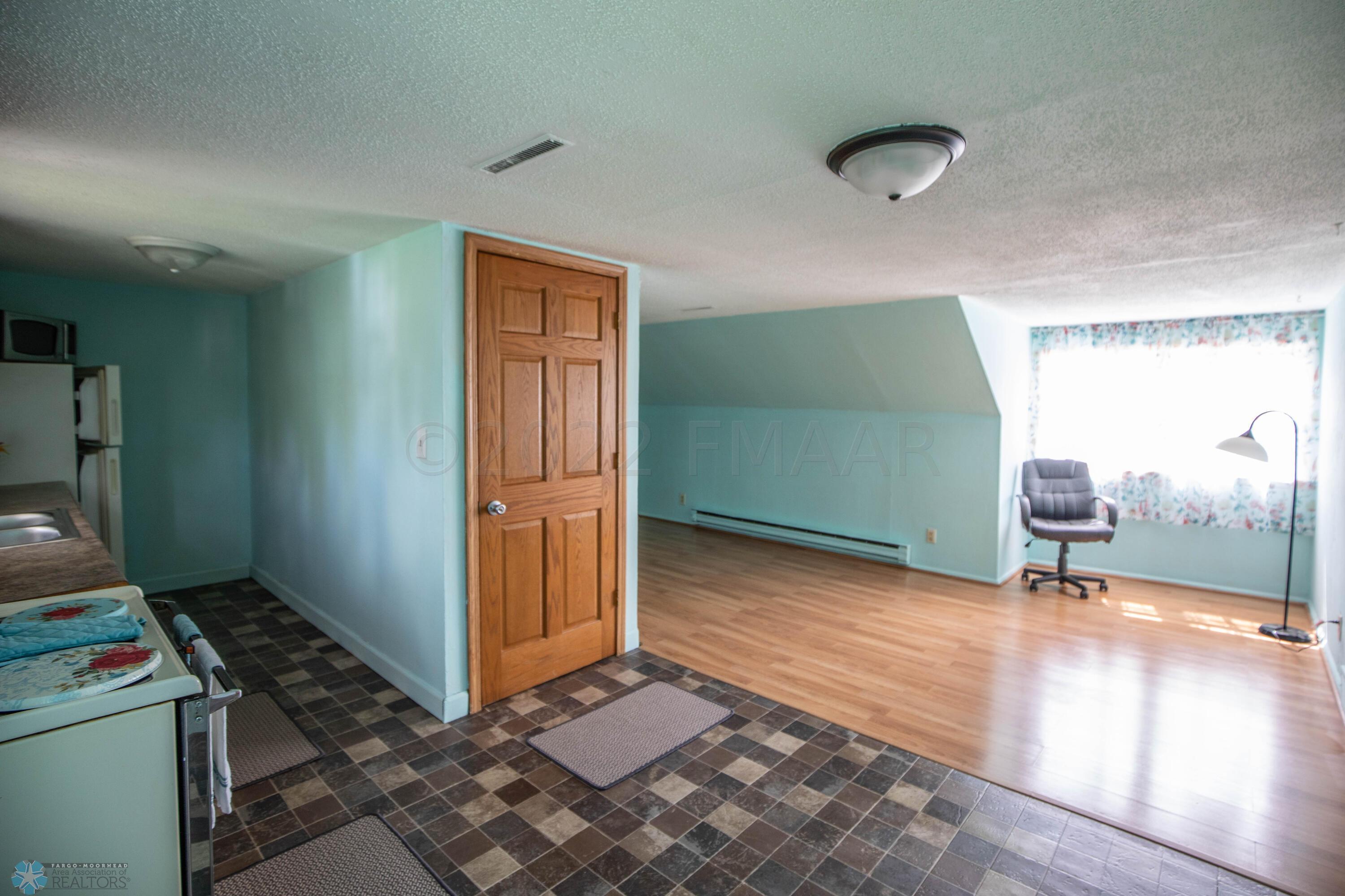 Second Level Unit