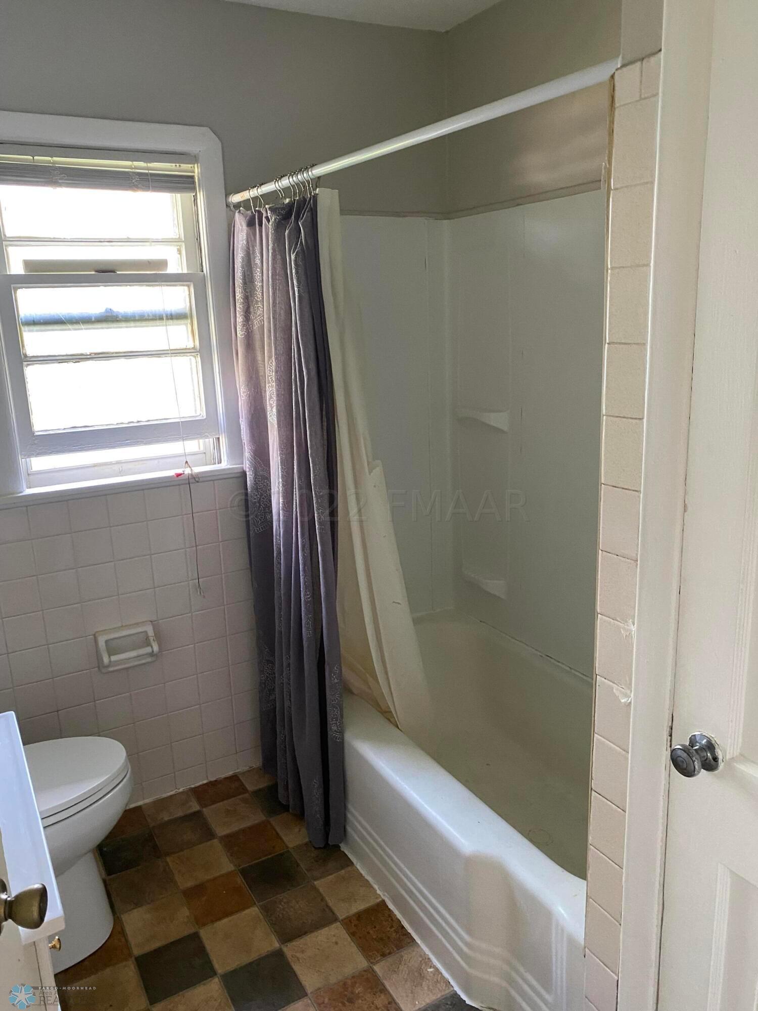 Unit 1 - Bathroom
