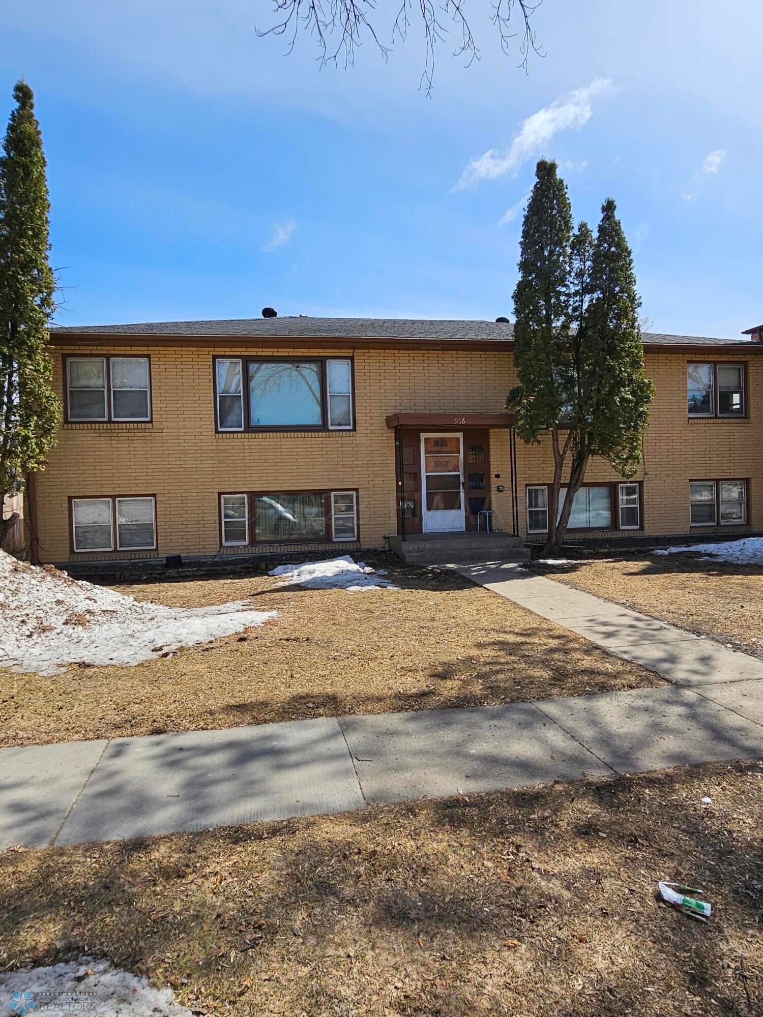 916 18th St Pic 4
