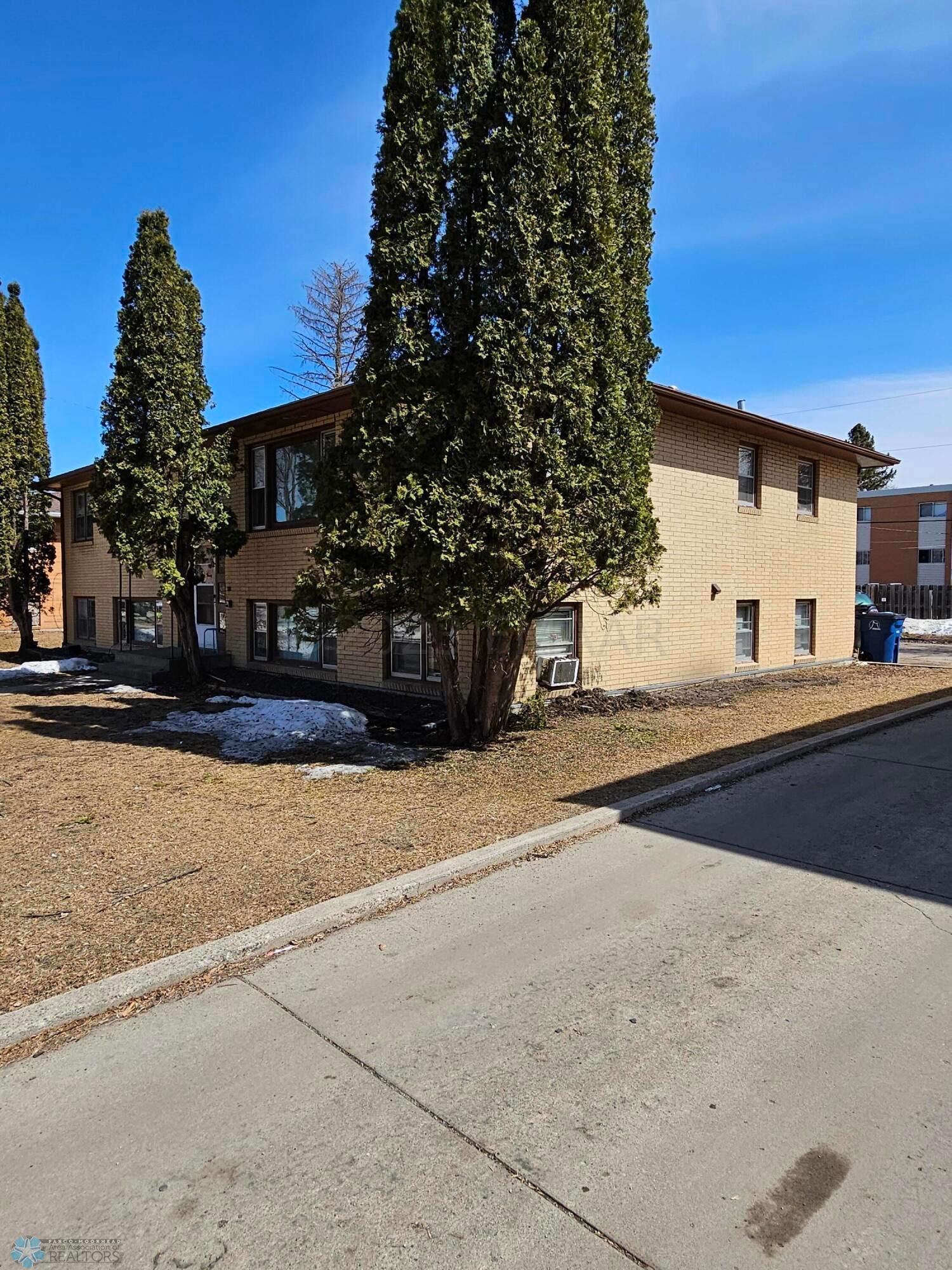 916 18th St Pic 5