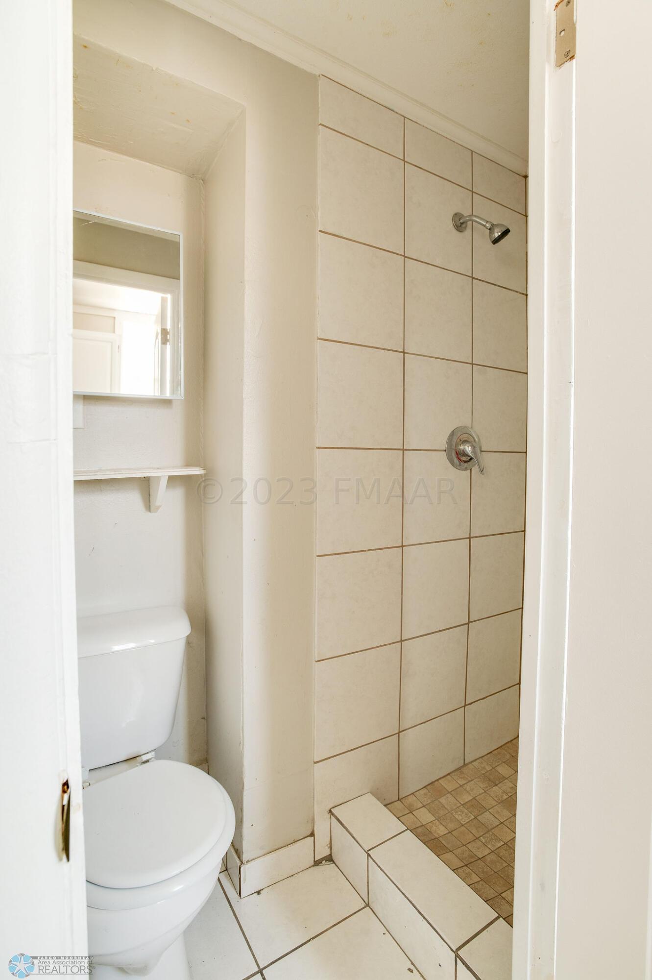 1621_3RD_AVE_S-16