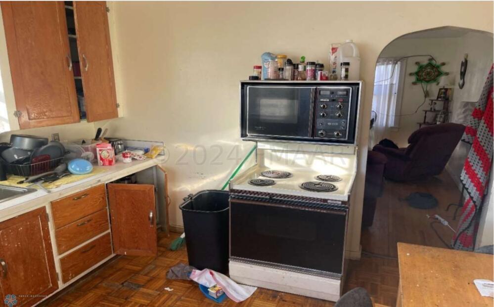 Kitchen - Upper Unit
