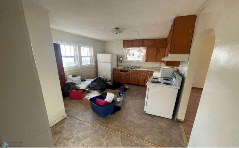 Kitchen - Lower Unit