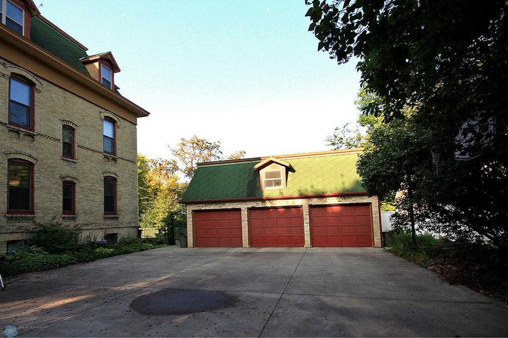 6 Car Garage