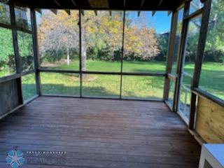 4 season porch off of LR