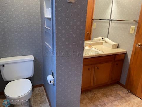 Main level full bathroom