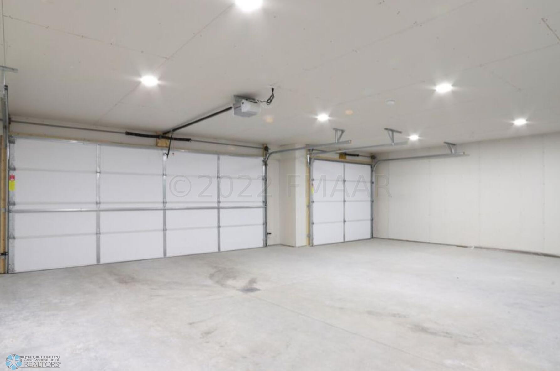 3-stall Garage