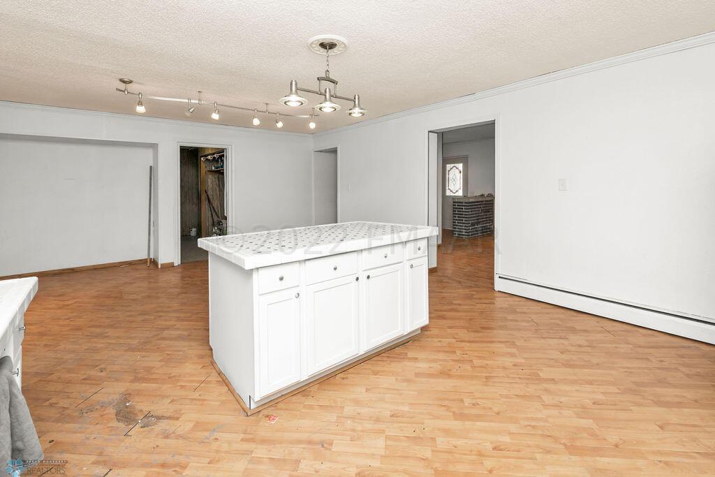 Kitchen & Island