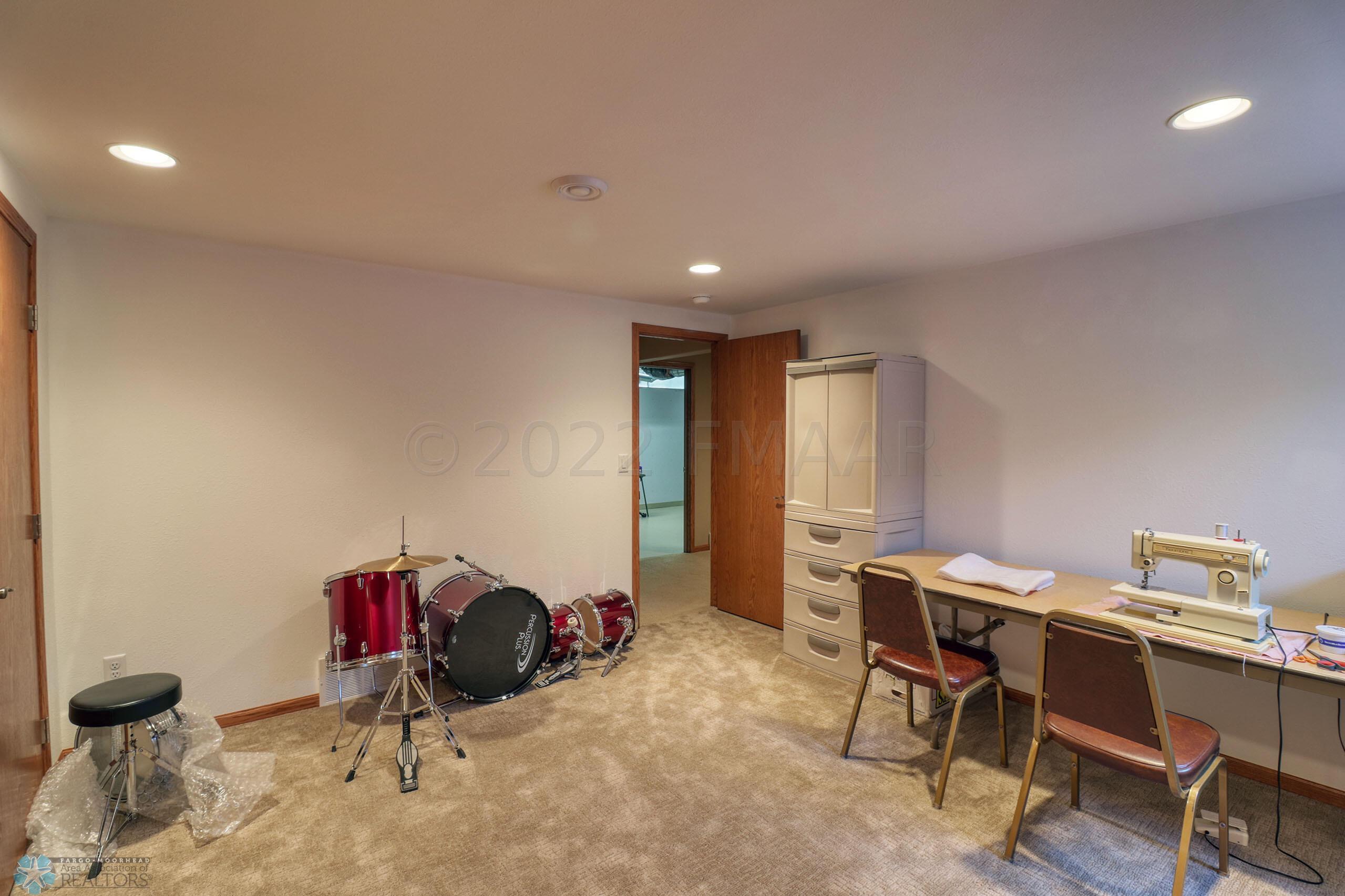 Basement Bed1_2