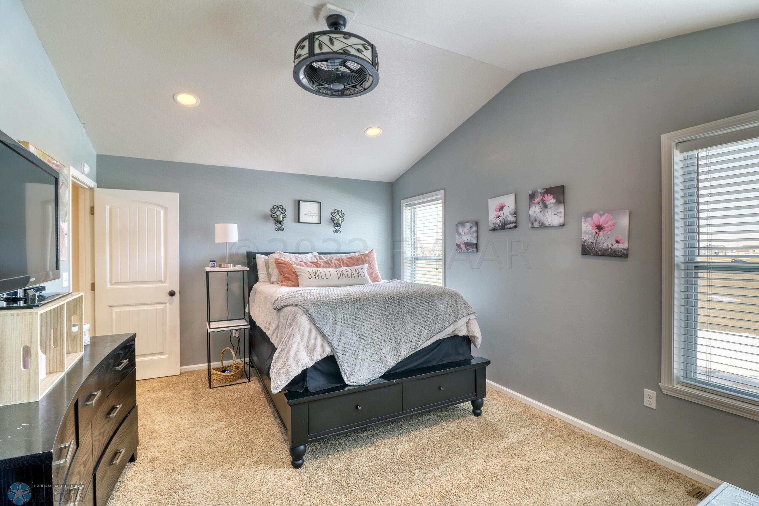 Master Bedroom1_2
