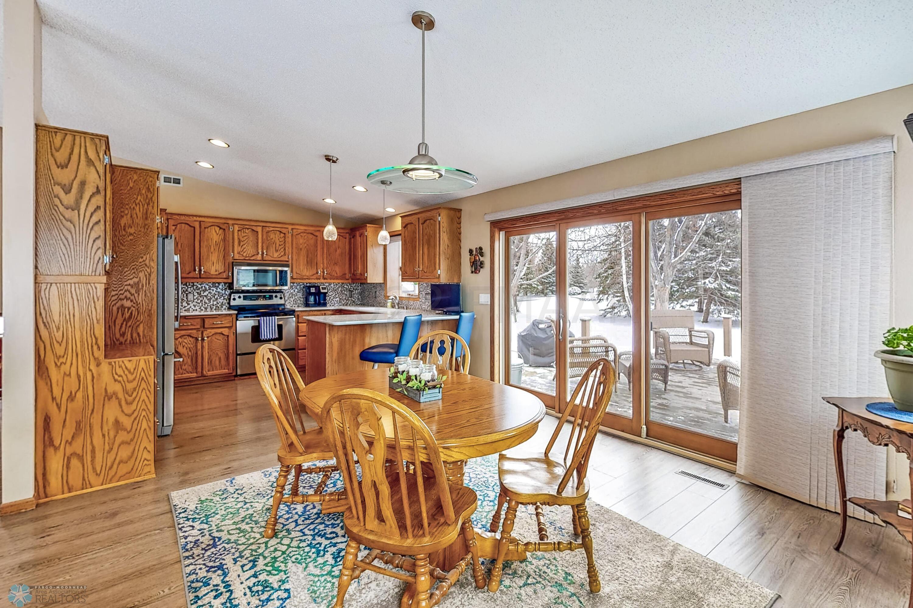 Kitchen/dining