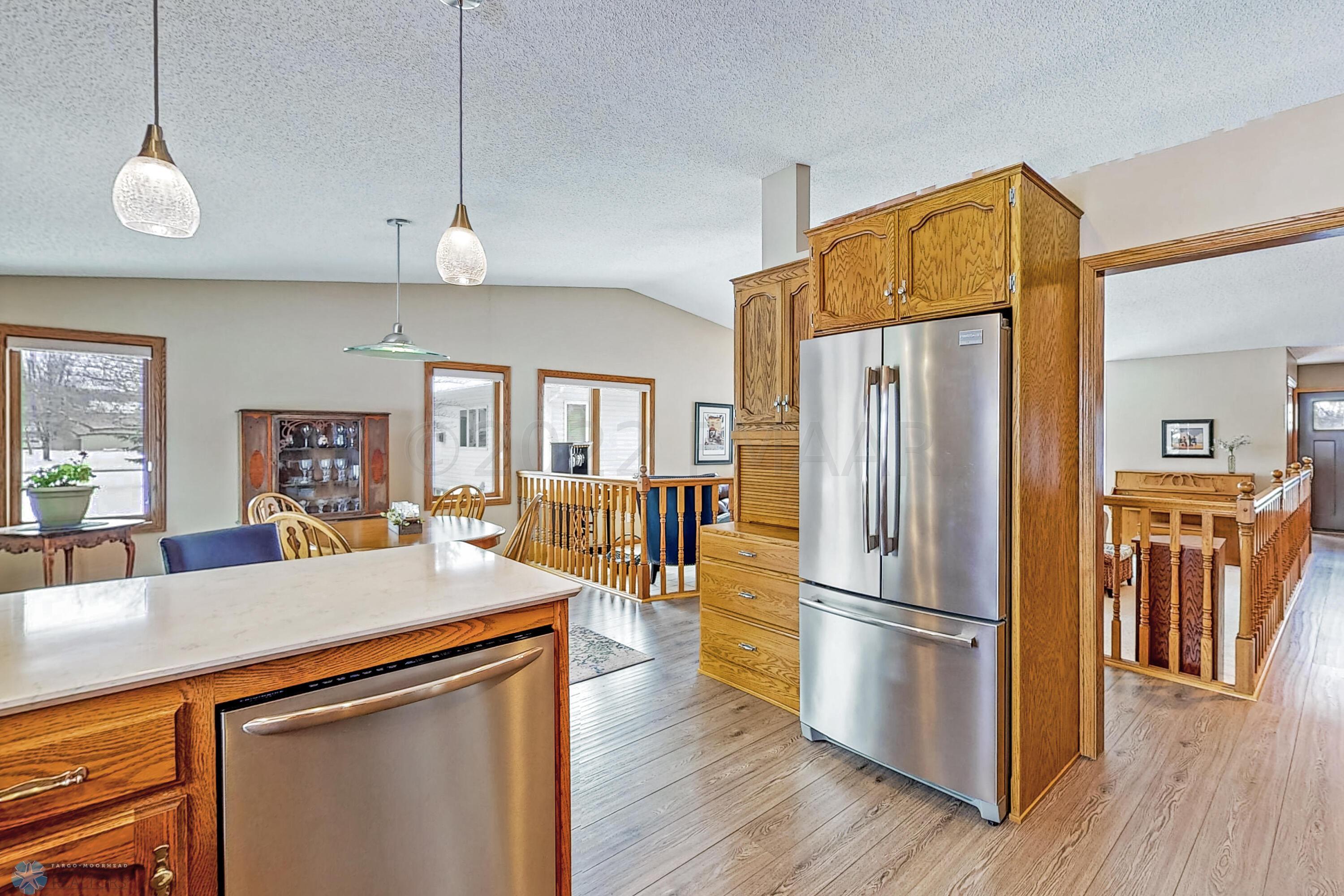 Hommati.com-3920_River_Oak_Cir_MN-04-19-