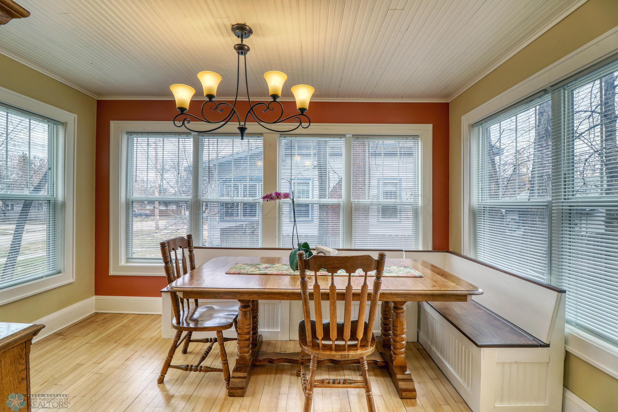 Dining Area1_0