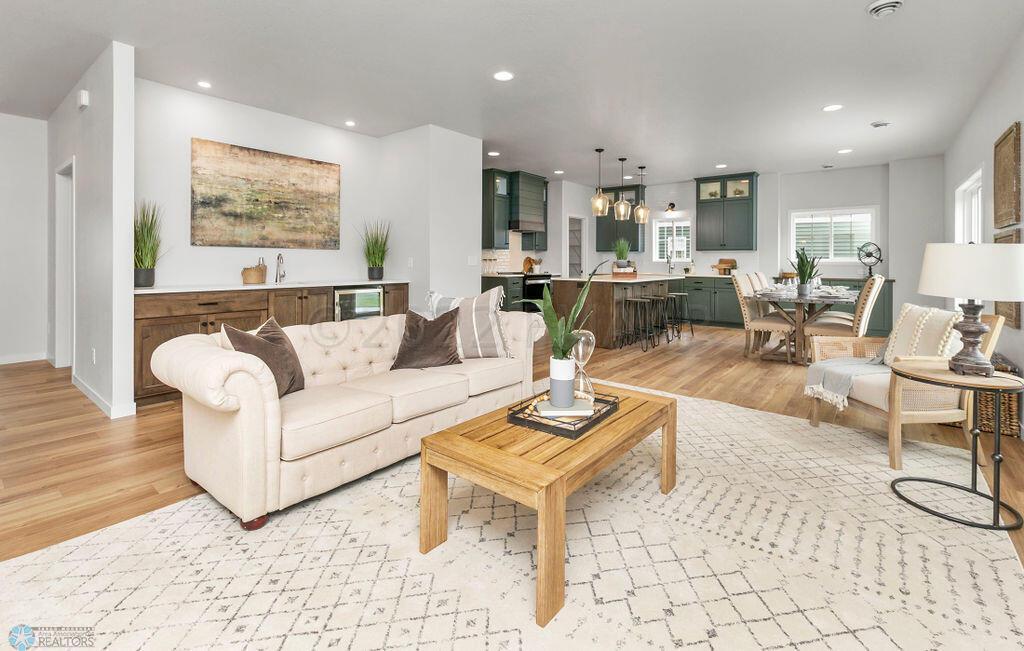 9' ceiling open floor plan