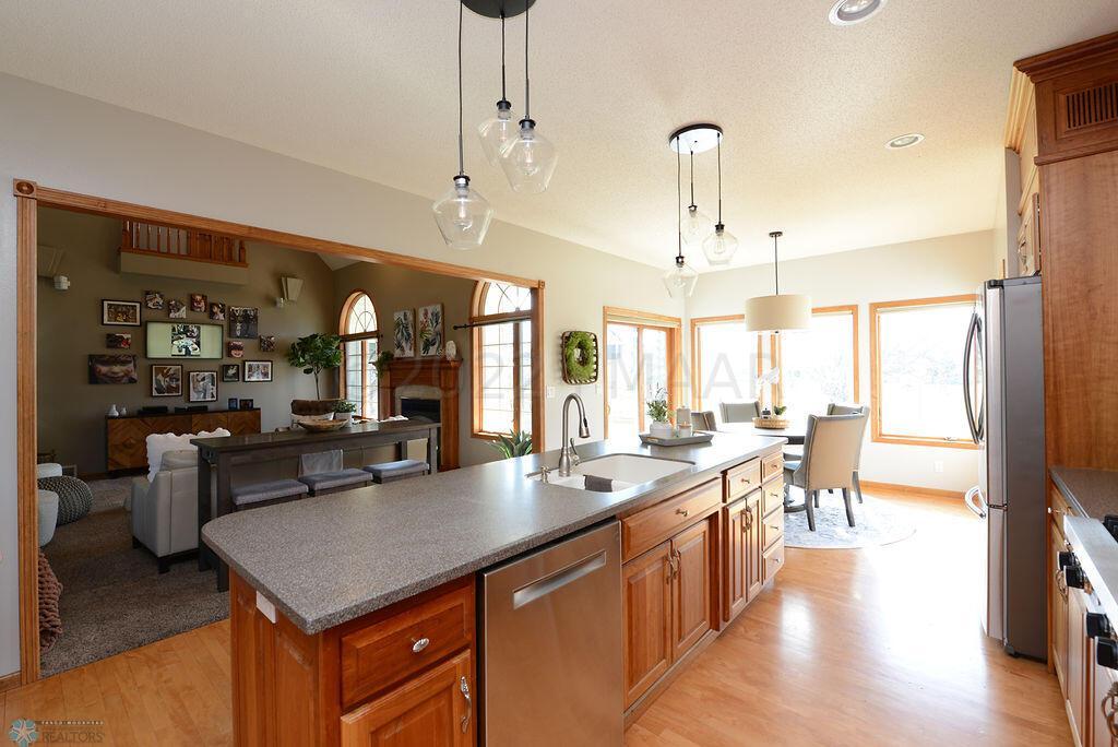 4226 Timberline Dr Fargo