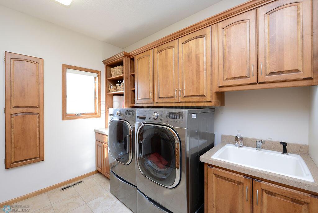 4226 Timberline Dr Fargo