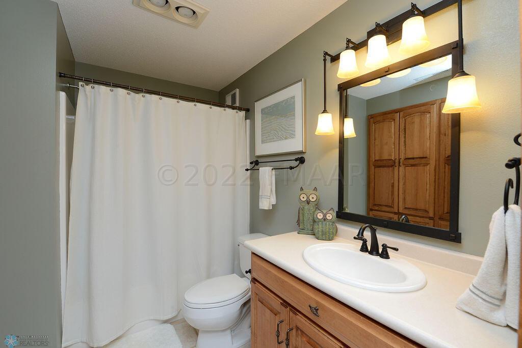 4226 Timberline Dr Fargo