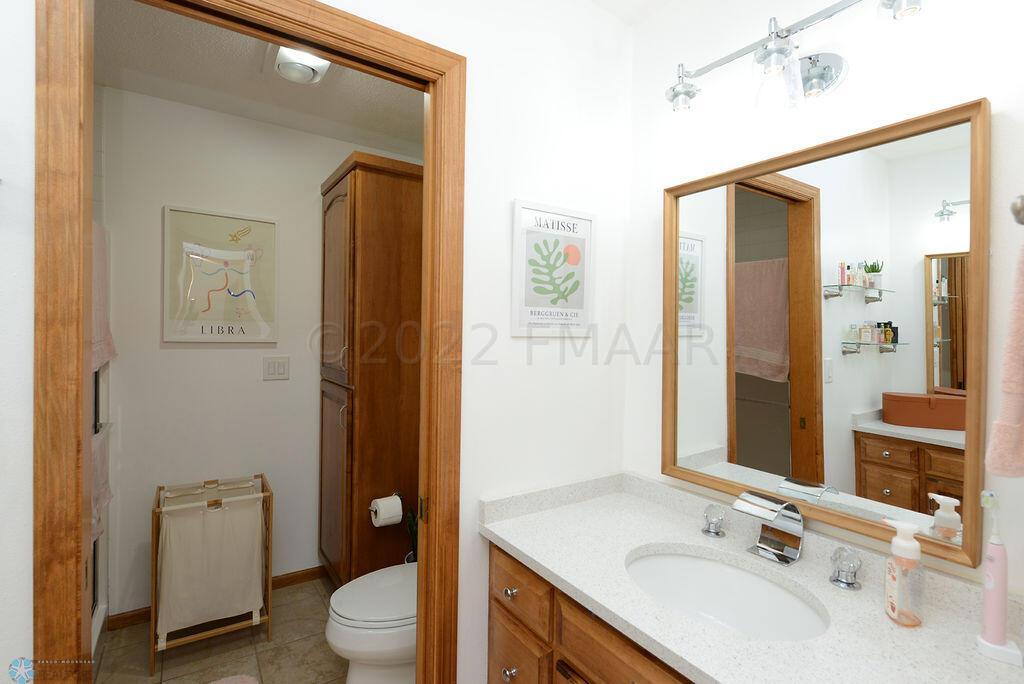 4226 Timberline Dr Fargo